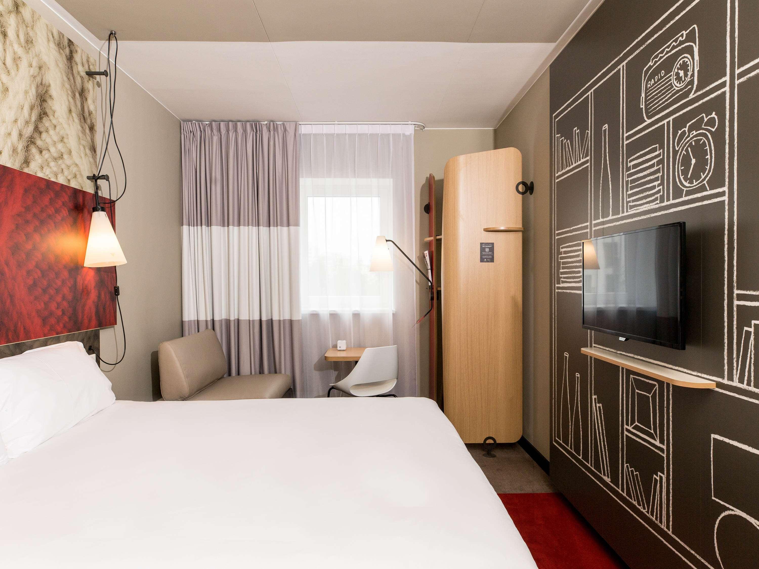 Ibis Centre Hotel 3*