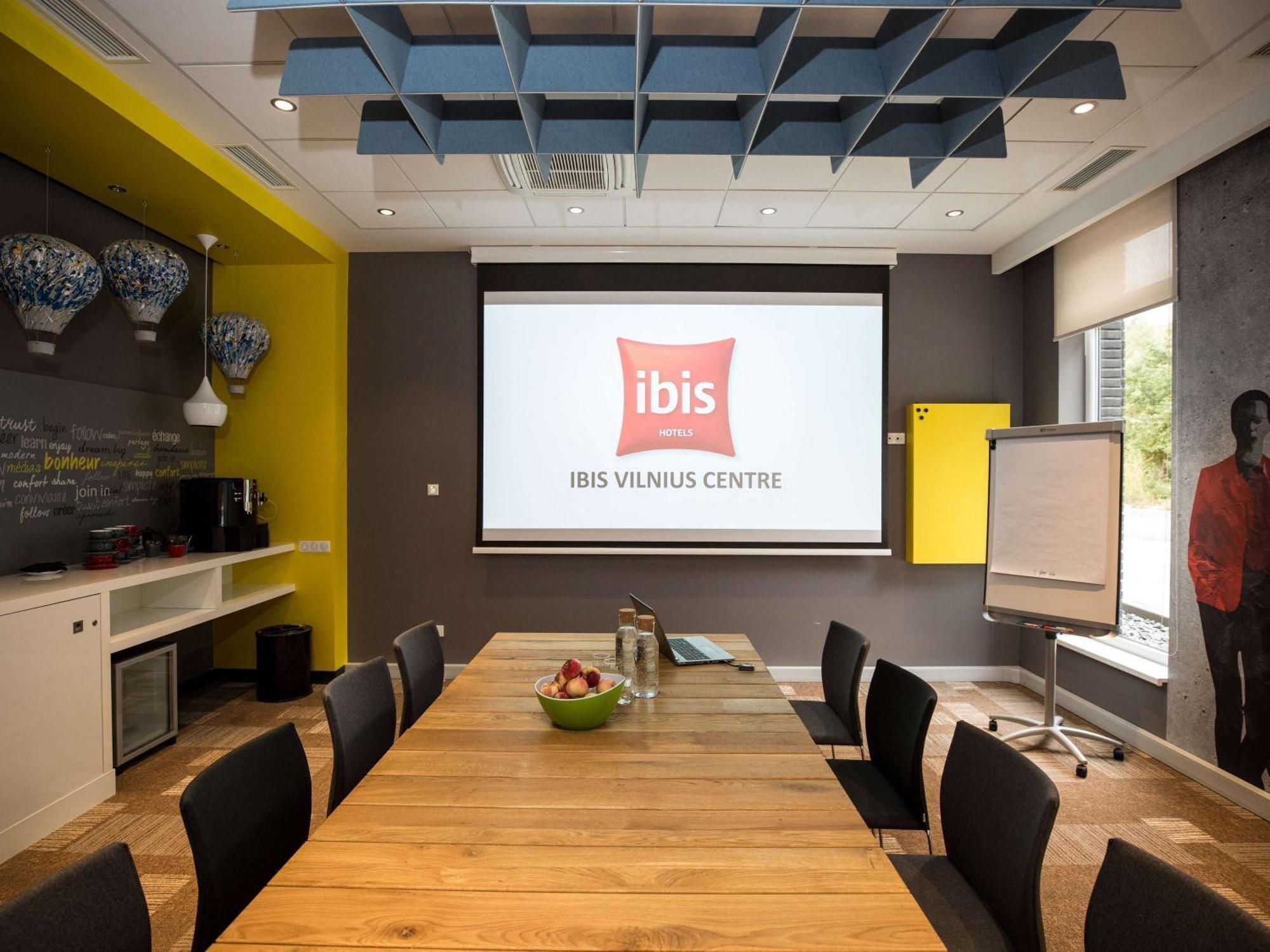 Ibis Centre Hotell 3*
